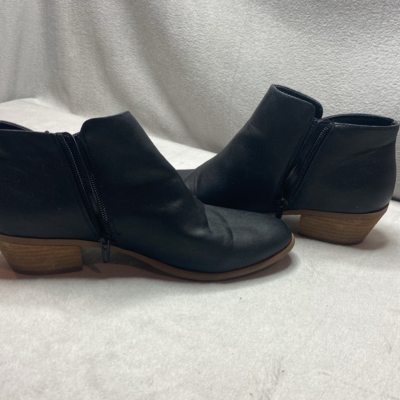 G.H Bass black booties size 8.5 - Picture 6 of 7